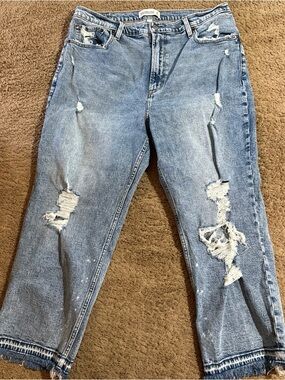 Abercrombie Women’s Ultra High Rise Ankle Straight Curve Love Size 33/16S Jeans